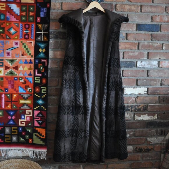 Nutria Fur  Black & Brown Plaid Long Vest, XL Collar Sleeveless Coat Duster S - Picture 12 of 15